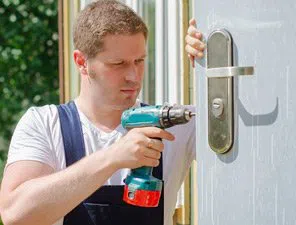 Portland Lock & Door Portland, OR 503-403-0771 - 9a-Lock-Changing